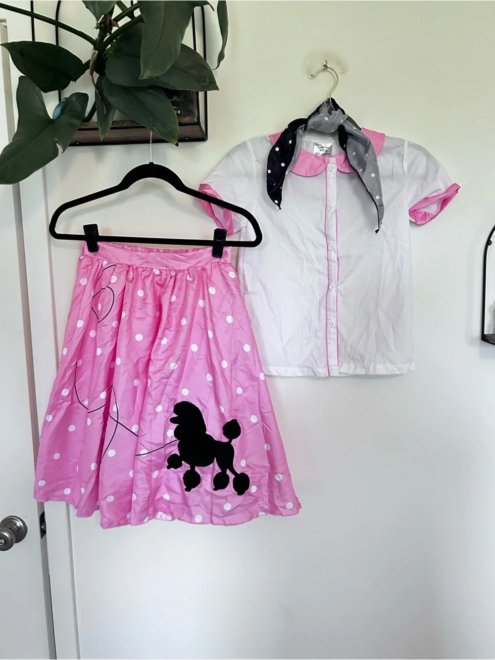 NWOT Children’s 50’s Style Sock Hop Poodle Skirt Halloween Dress Up Costume 9/10